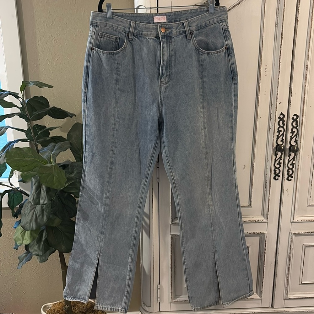 Pink Lily Light Wash Split Front Denim Jeans, Women’s Size 33 High Rise
